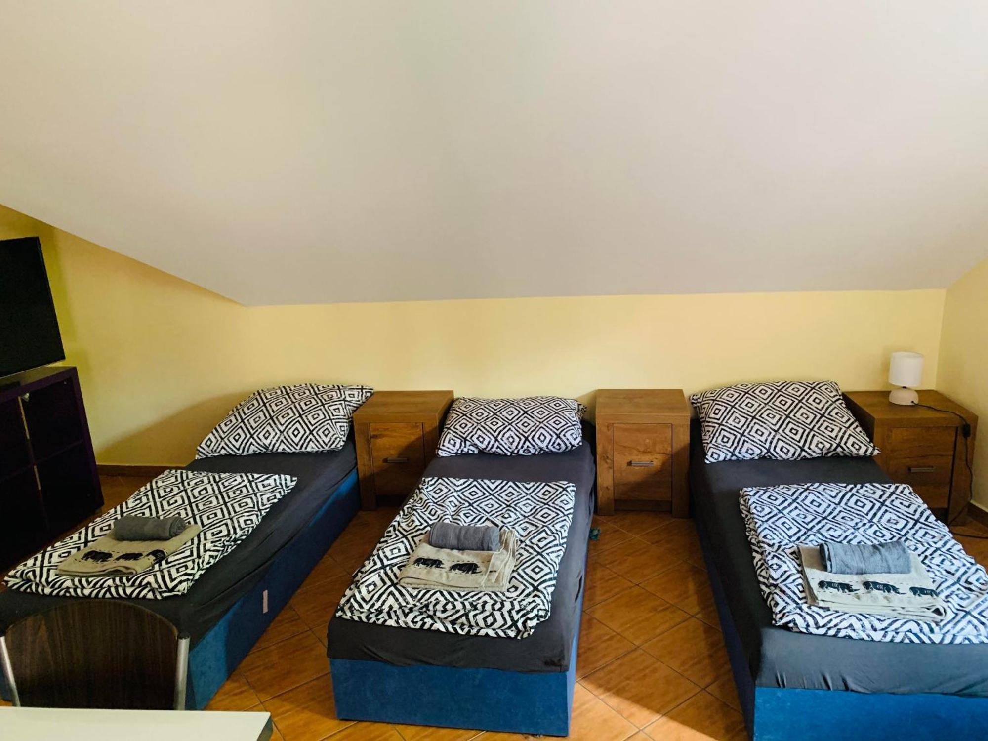 Balaton Grill Szallas Сиофок Екстериор снимка